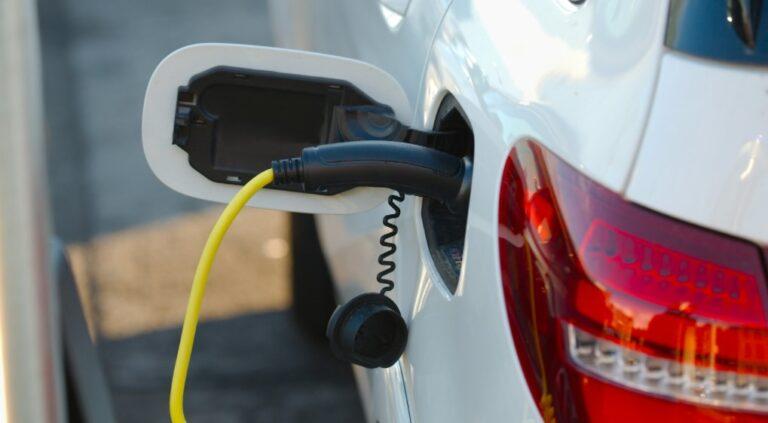 India Readying to Launch Fast Chargers for EVs